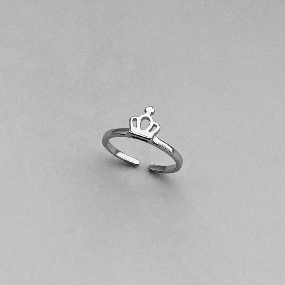 Sterling Silver Tiny Crown Toe Ring, Silver Ring - image 5